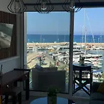 Latchi Marina View Apartament *